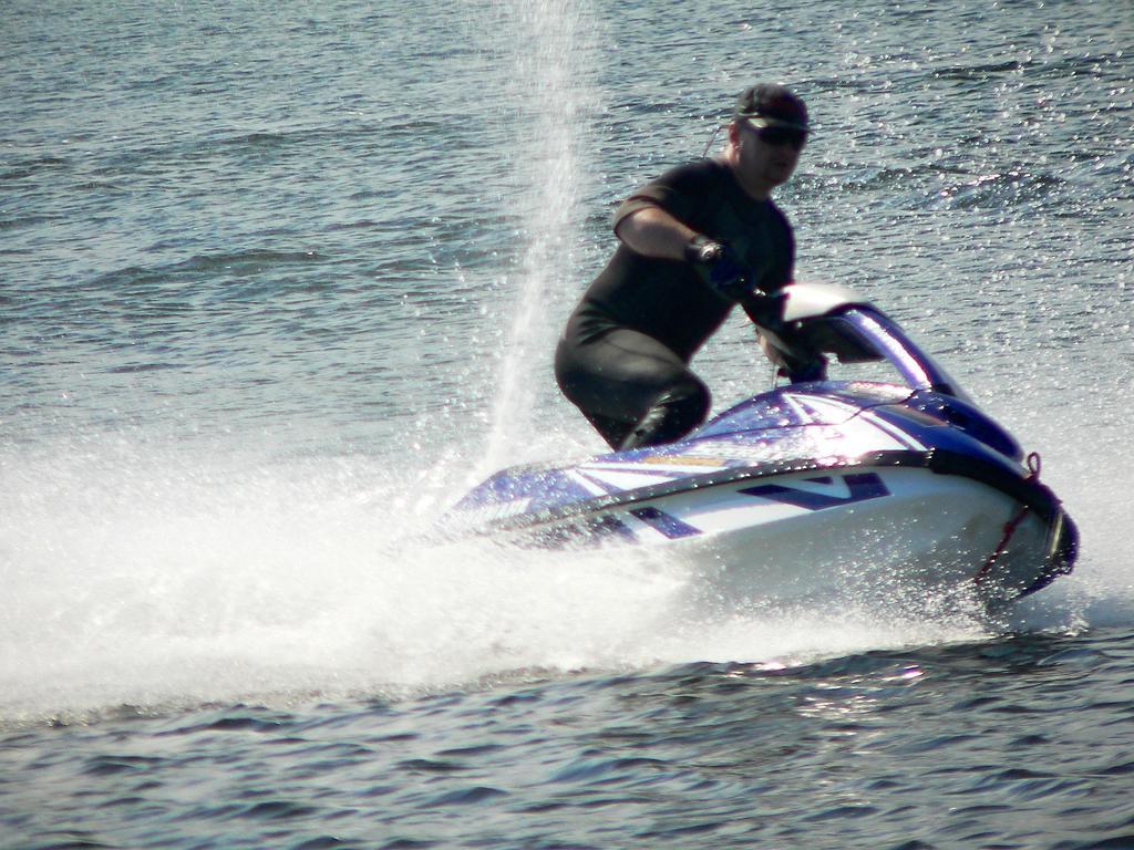 Апартаменты Jetadrenaline Watersports Club Рева Экстерьер фото